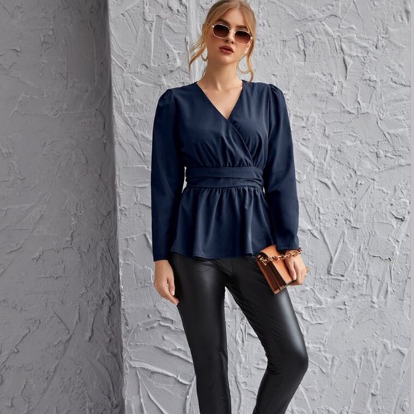 🧡3/$30 SHEIN Navy Blue Peplum Top Size Small - Picture 3 of 14